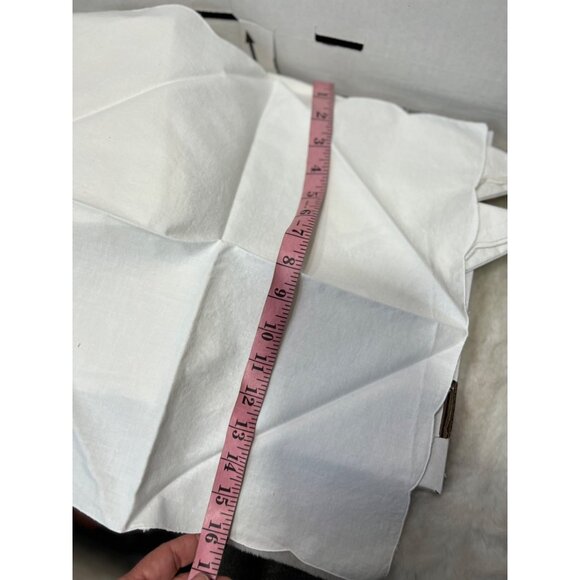 Vintage White Linen Napkins Set With Intricate Embroidery - Picture 4 of 15